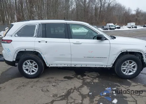 2023 Jeep Grand Cherokee Laredo 4X4 z USA, uszkodzony, nr VIN 1C4RJHAG1PC529996